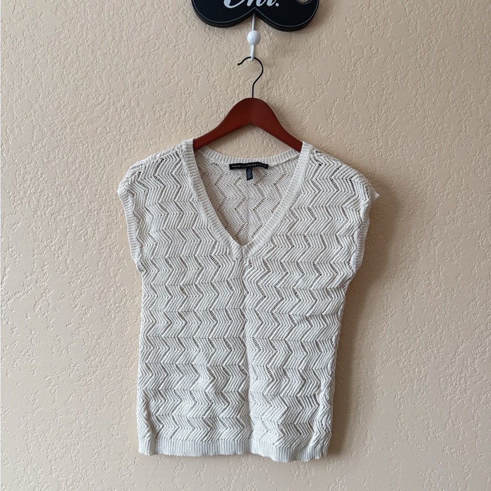 White House Black Market Ivory Knit V-Neck Top